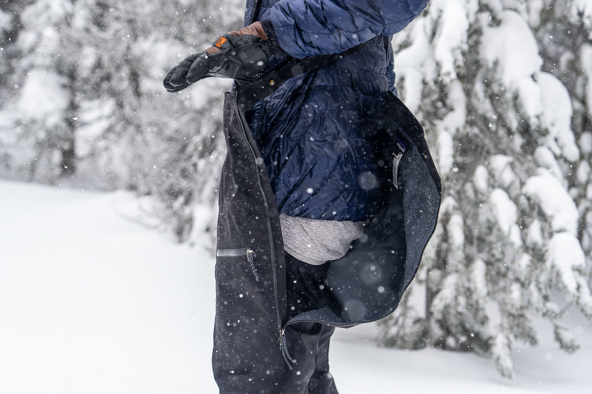 スノーボード patagonia Men's Untracked Jacket Bibs Patagonia Men's Untracked Bibs Review: Bombproof, Flashy